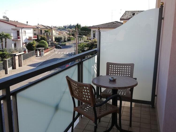 Номер Стандарт с Балконом, Clarin 14 By Dori