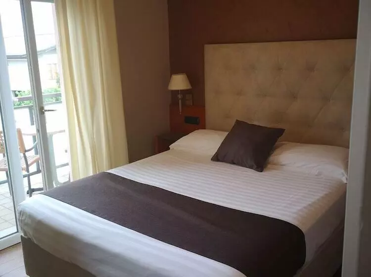 Standard-huone Parveke, Clarin 14 By Dori