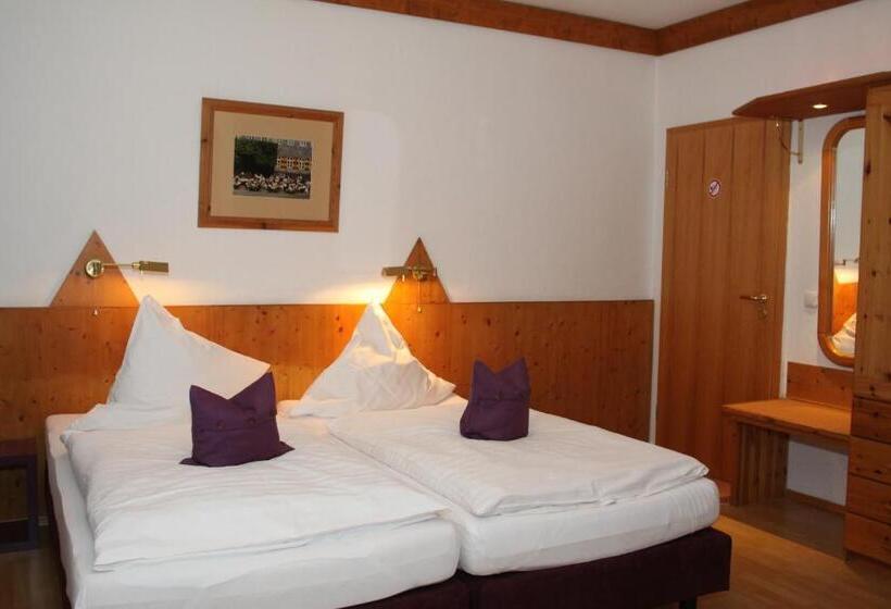 اتاق استاندارد, Die Tanne