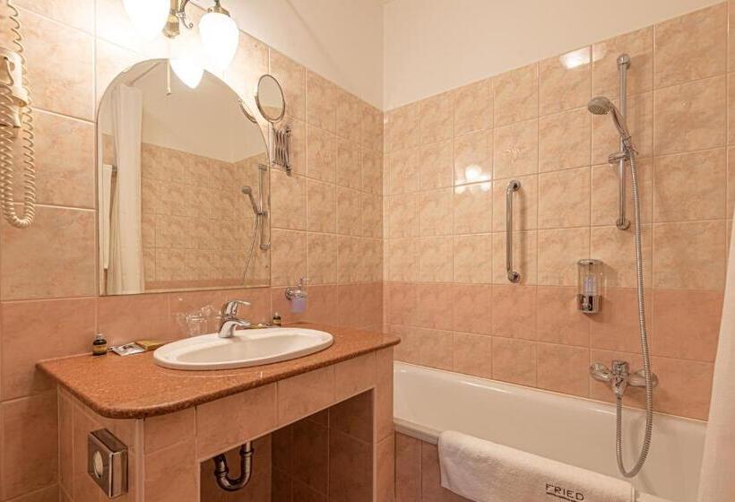 Номер Стандарт, Fried Kastély Hotel Simontornya