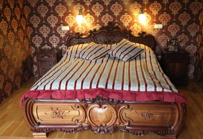 Люкс, Fried Kastély Hotel Simontornya