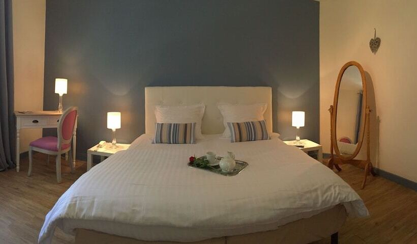 豪华房间, Hôtel & Restaurant Le Moulin De Chaméron, The Originals Relais