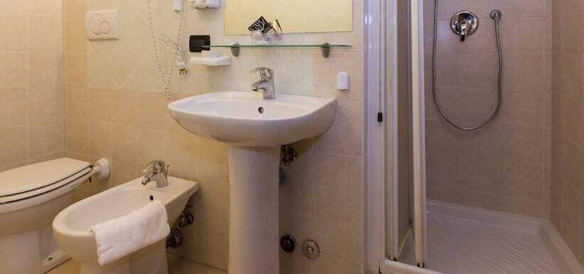 اتاق عادی, La Zorza