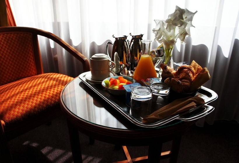 חדר סטנדרט נוף לפארק, Le Grand Monarque