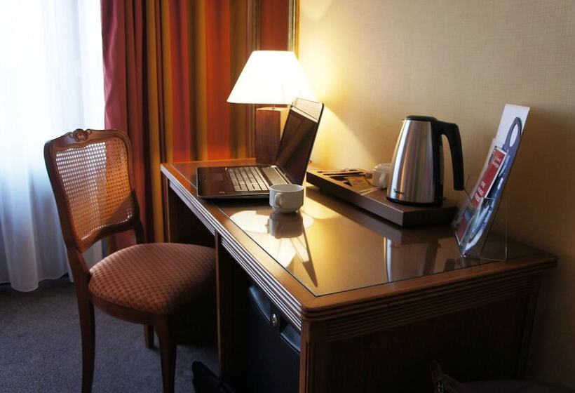 חדר סטנדרט נוף לפארק, Le Grand Monarque