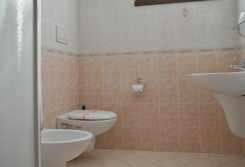 스탠다드 싱글 룸, Marco Effe