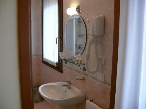 스탠다드 트리플 룸, Marco Effe