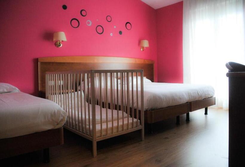 스탠다드 트리플 룸, Marco Effe