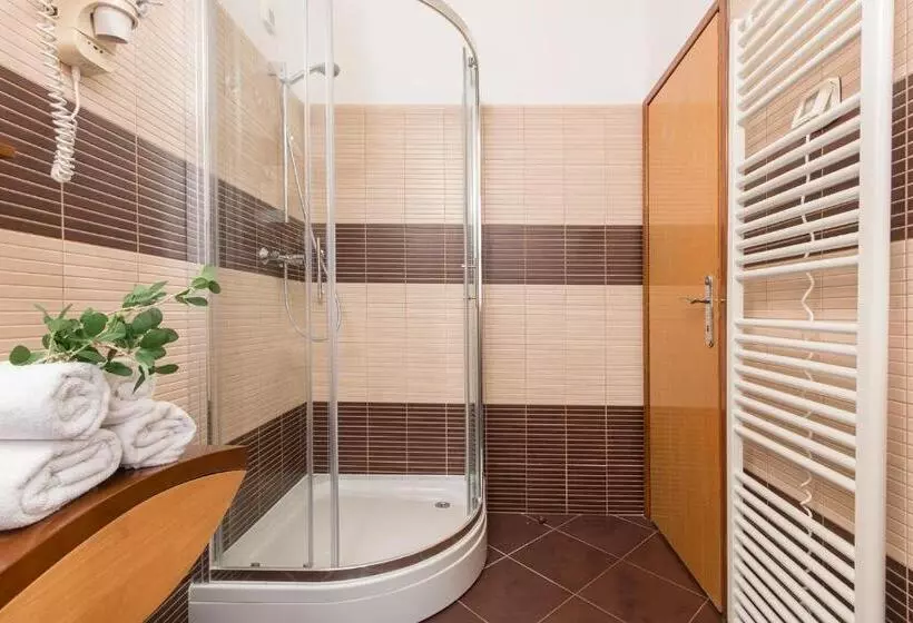 Standard Room, Marina