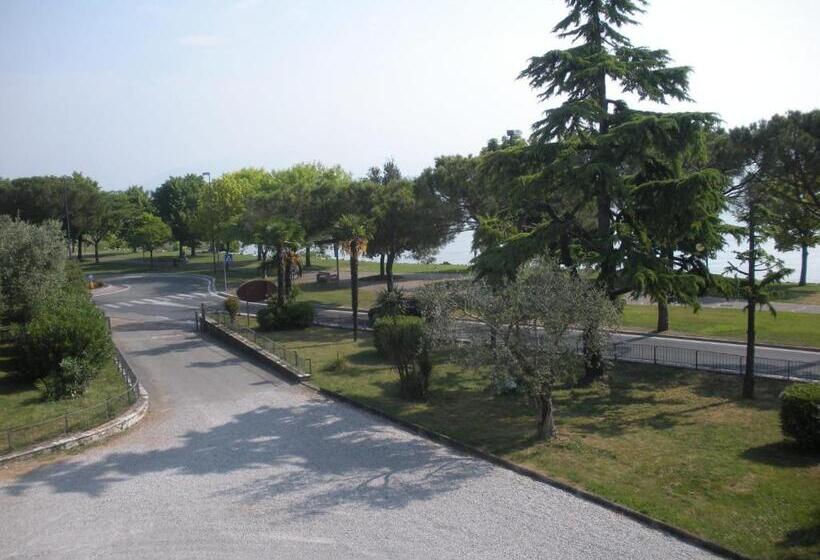 Номер Стандарт с Балконом, Mirabello