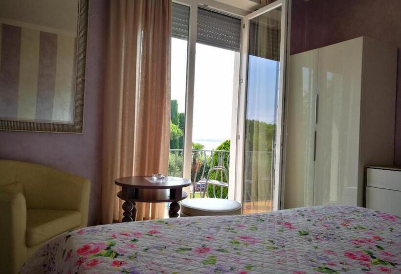 Номер Стандарт с Балконом, Mirabello