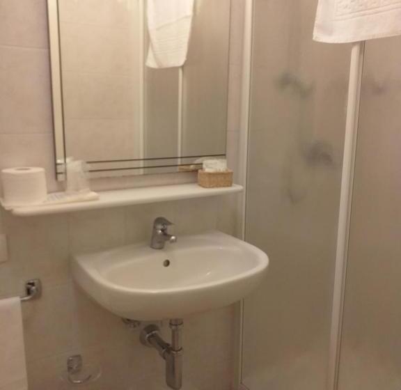 اتاق استاندارد یک نفره, Monna Lisa