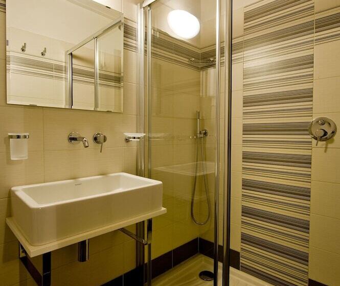 Chambre Standard, Noce