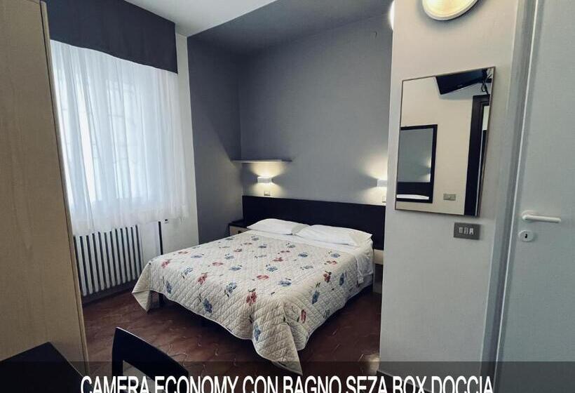 חדר אקונומי, Numi & Medusa