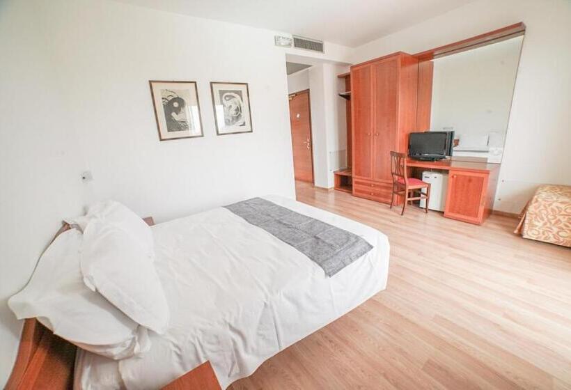 수피리어 룸, Nuova Barcaccia