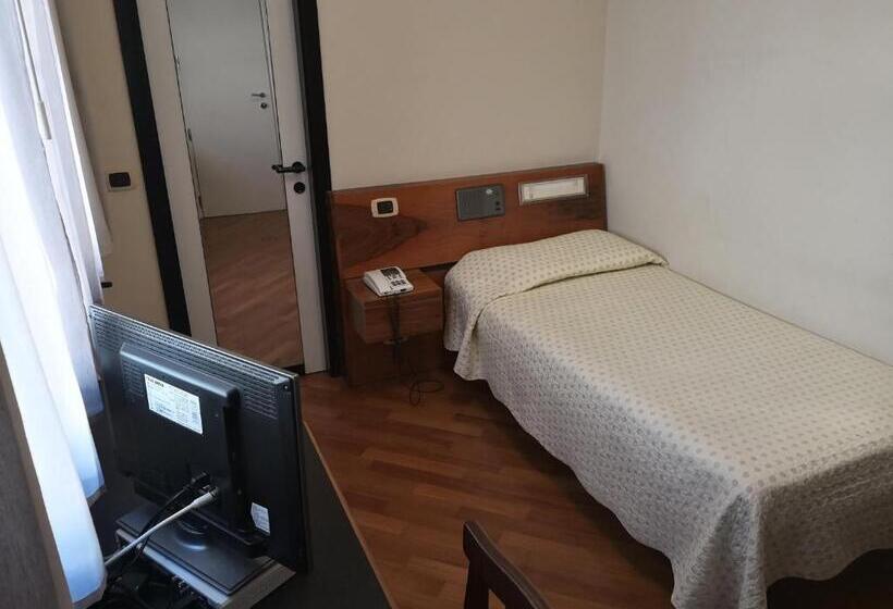اتاق استاندارد یک نفره, Ottagono