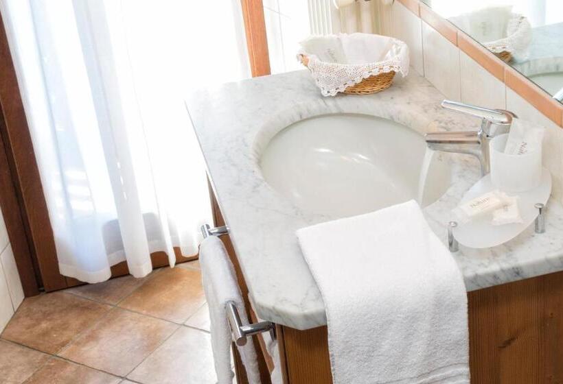 חדר סטנדרט לארבעה, Residence Chateau