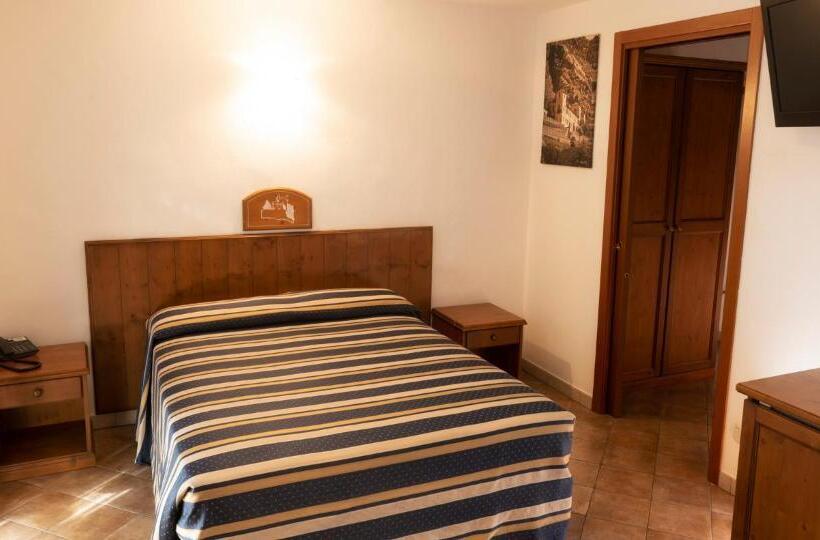 اتاق اکونومی, Residence Chateau
