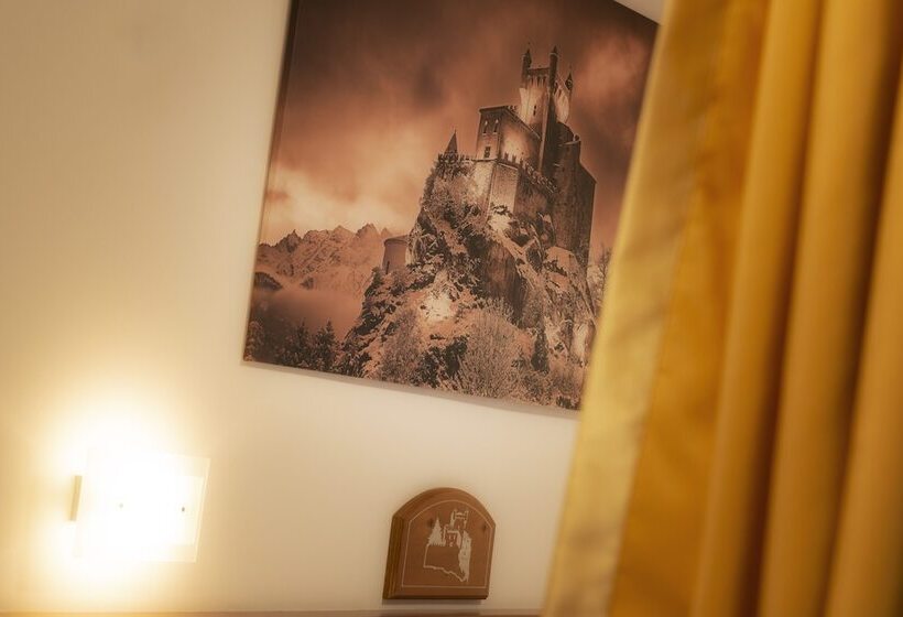 اتاق استاندارد سه نفره, Residence Chateau