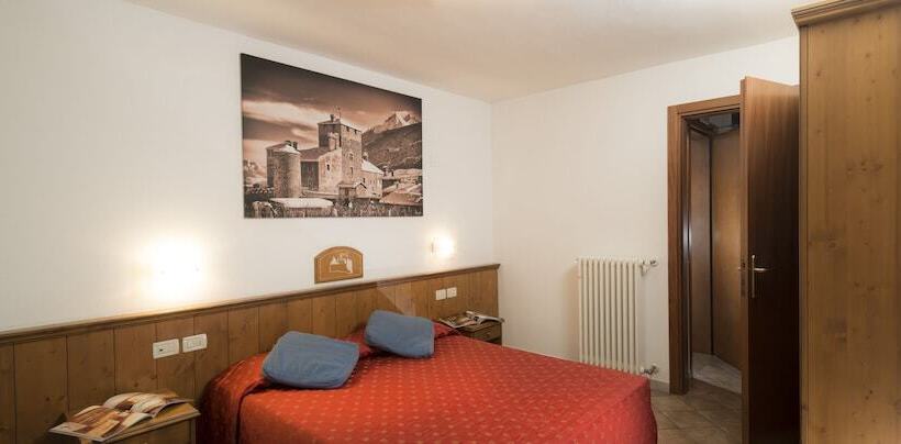 اتاق استاندارد چهار تخته, Residence Chateau