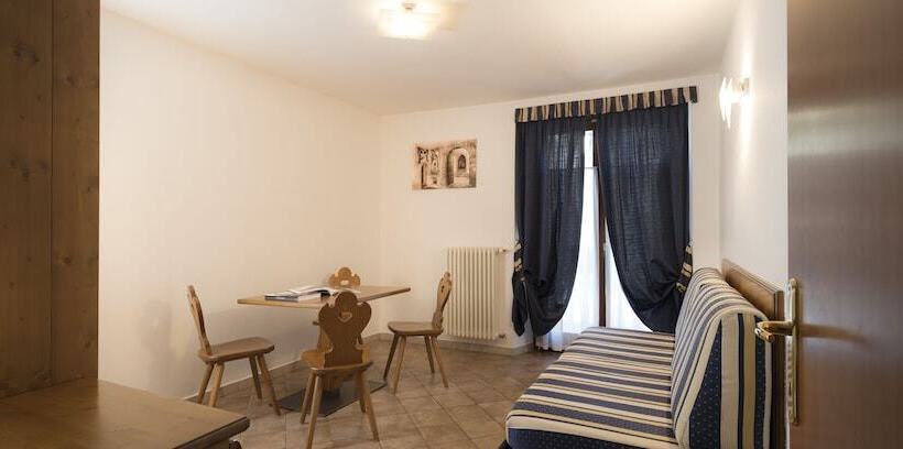 חדר סטנדרט לארבעה, Residence Chateau