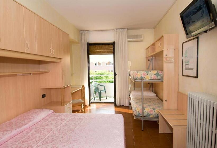 스탠다드 트리플 발코니 룸, Ristorante Commercio