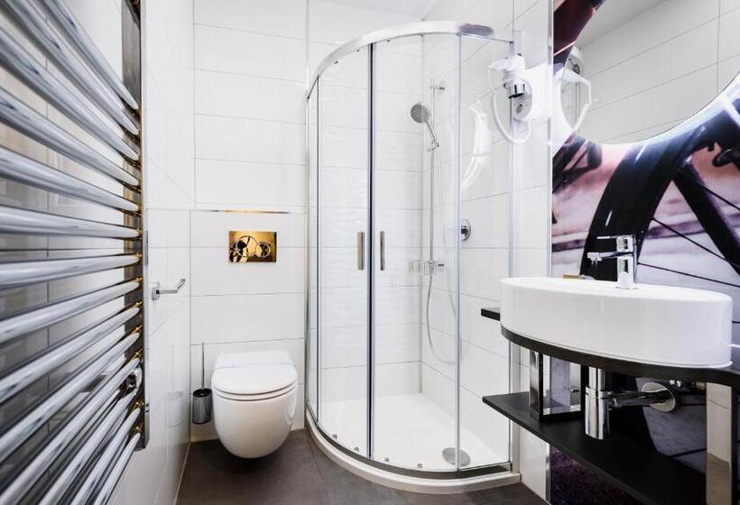 디럭스 룸, Rq Boutique & Unique