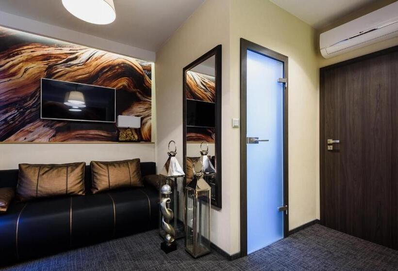 디럭스 룸, Rq Boutique & Unique