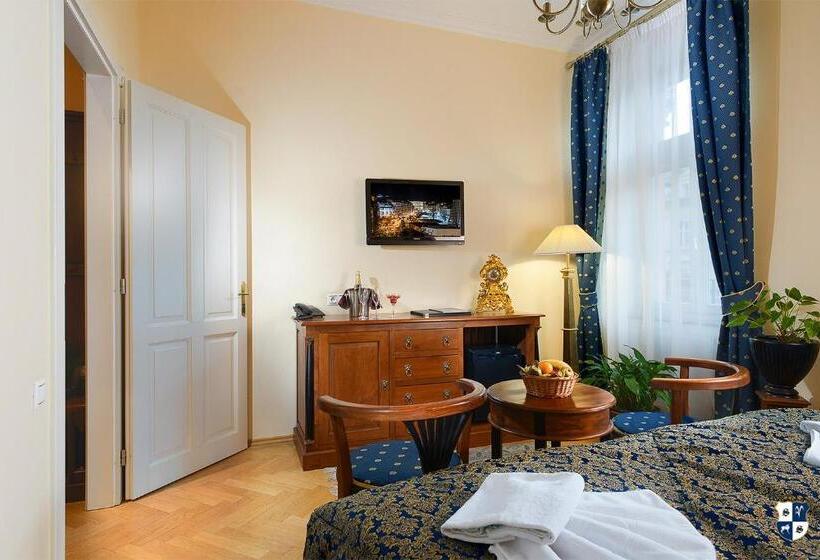 اتاق سوپریور, Salvator