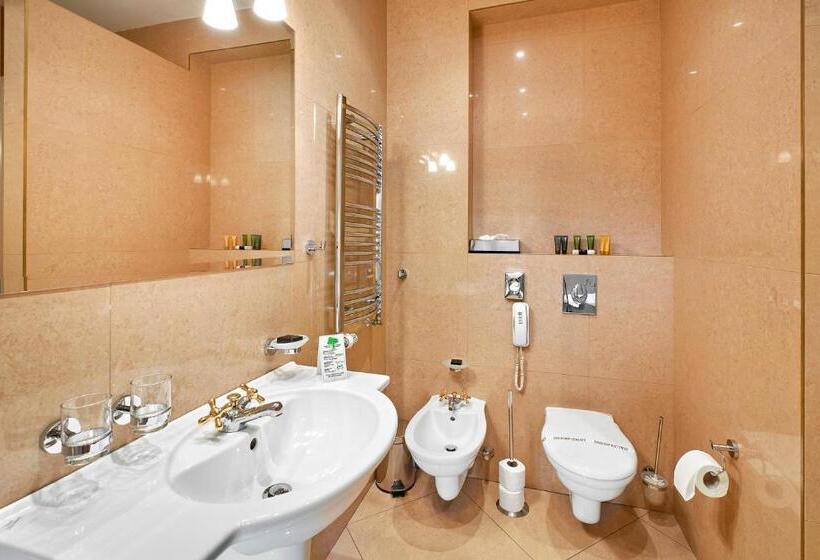 اتاق استاندارد, Salvator