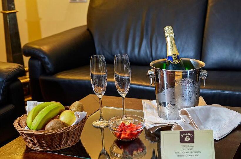 سوییت, Salvator