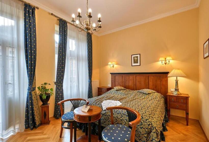 Quarto Deluxe com Sacada, Salvator