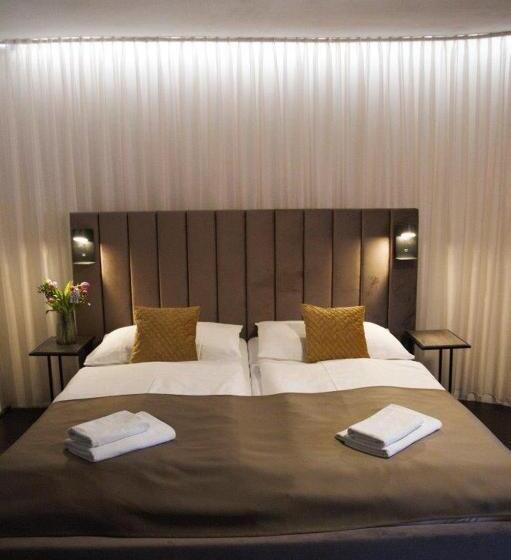 标准间, Svambersky Dum