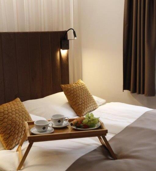 标准间, Svambersky Dum