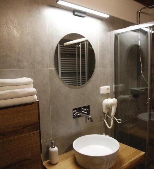 标准间, Svambersky Dum