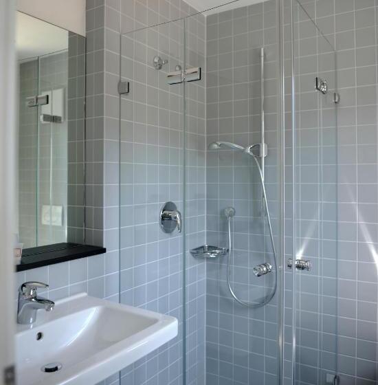 スタンダードルーム, Tandem