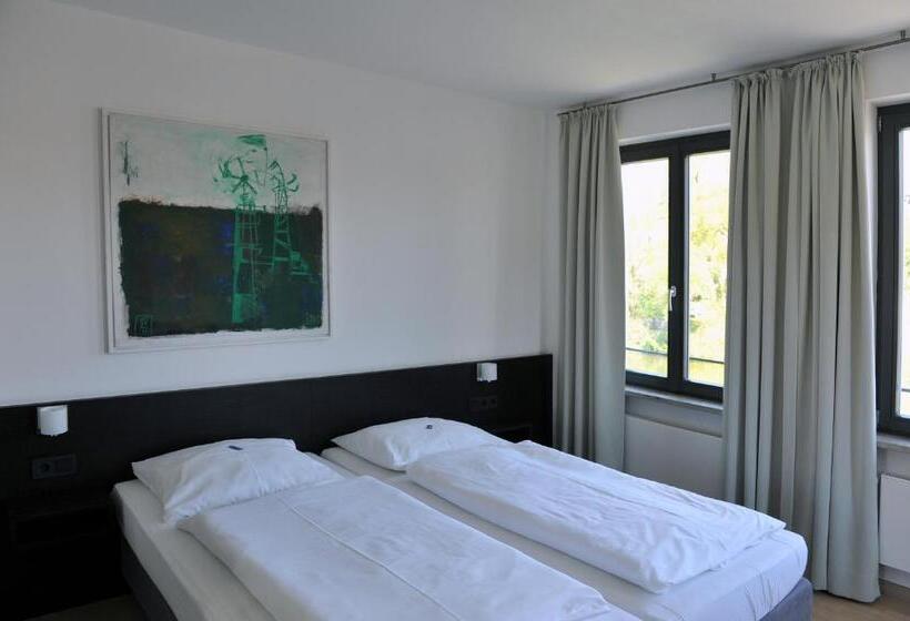 スタンダードルーム, Tandem