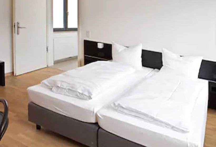 スタンダードルーム, Tandem