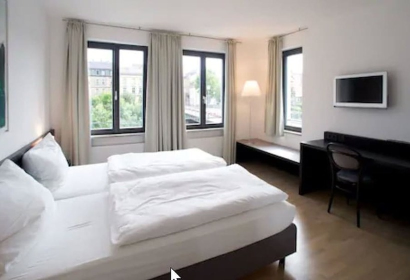 スタンダードルーム, Tandem