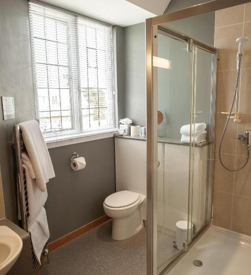 标准间, The Management Centre