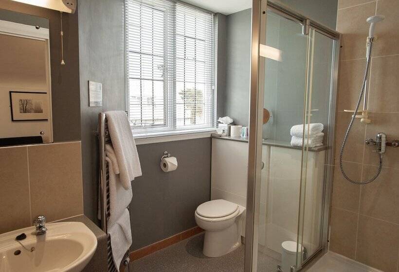 标准间, The Management Centre