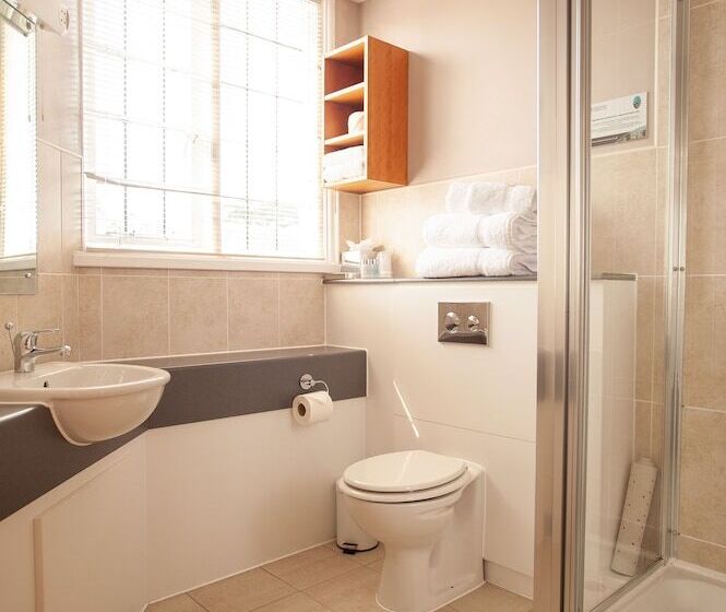 行政房间, The Management Centre