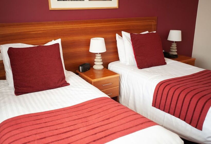 行政房间, The Management Centre