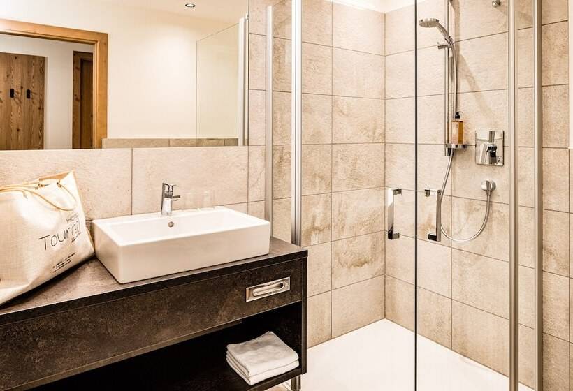 패밀리 스위트, Touring Dolomites