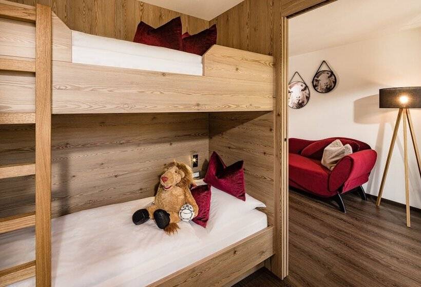 סוויטה משפחתית, Touring Dolomites