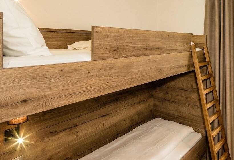 סוויטה משפחתית, Touring Dolomites