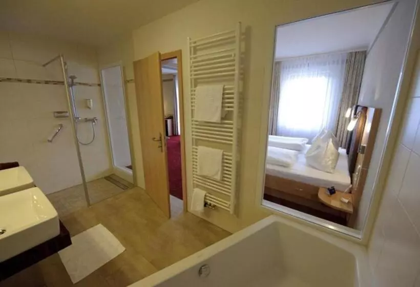 سوئیت با بالکن, Land Gut Hotel Hotel Adlerbräu