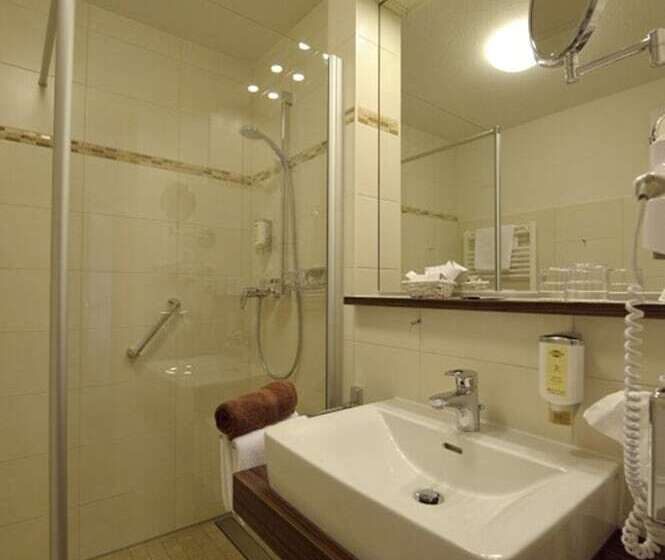 Номер Стандарт с Балконом, Land Gut Hotel Hotel Adlerbräu