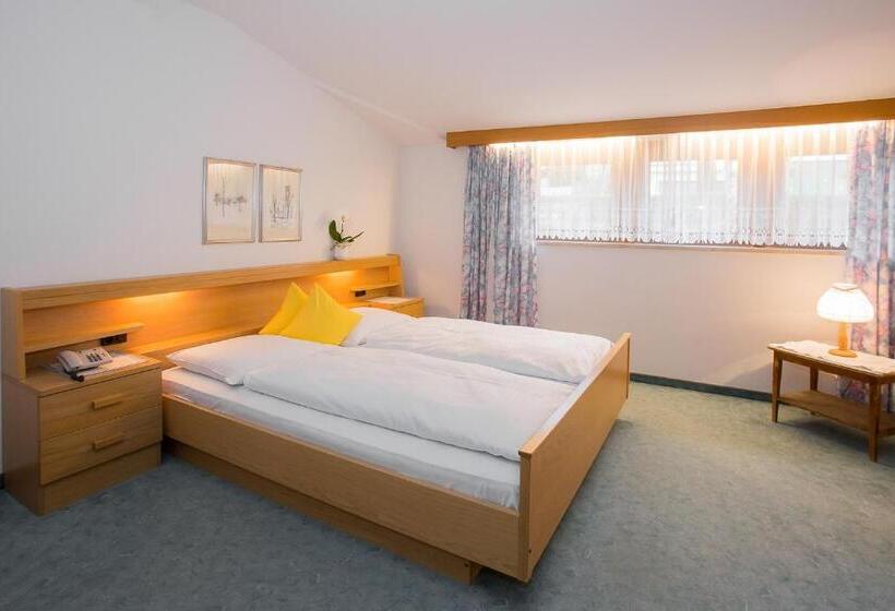 Номер Стандарт, Alexandres