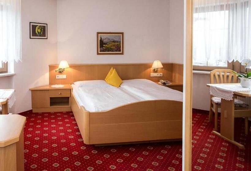 Номер Superior, Alexandres